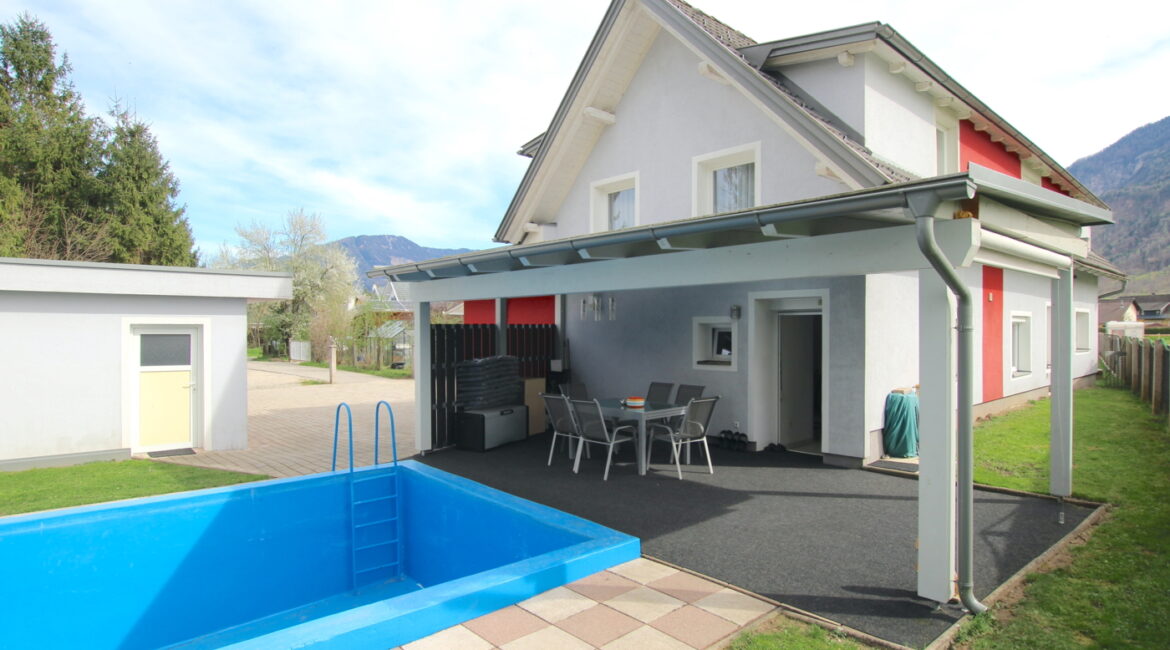 Haus + Pool